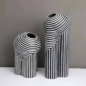 Vase rayures noir et blanc