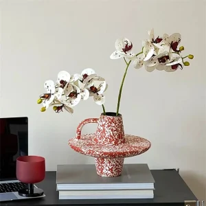 vase rouge et blanc